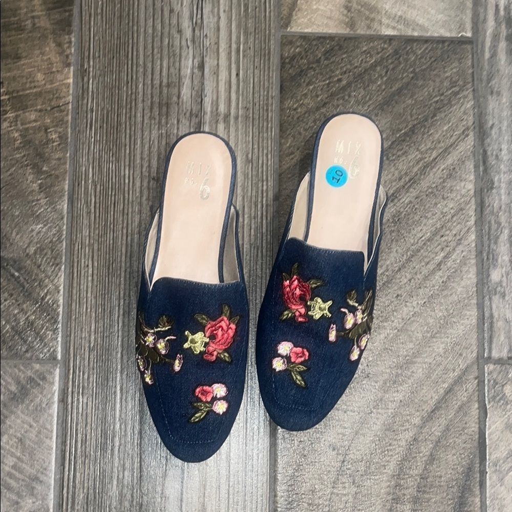 Mix No. 6 Navy denim Floral Mules flats - Picture 2 of 3